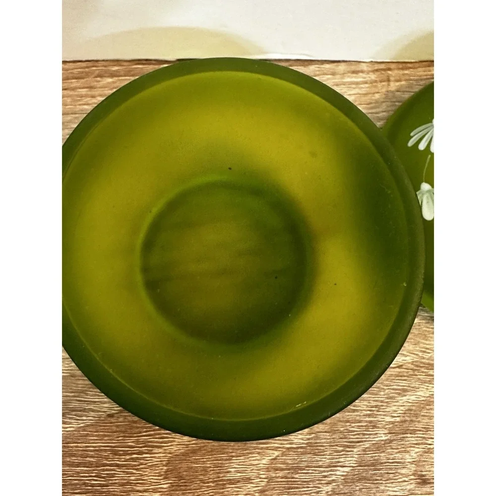 Vintage Westmoreland Lidded Trinket Jewelry Dish Green Mist Hand Painted Daisies